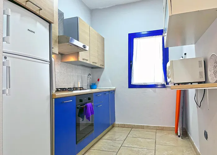 A15A Nice, Bright, Close To The Beach And To The Centre